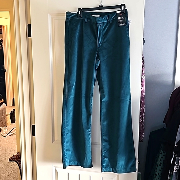 NWT Levi velour trousers - Picture 8 of 8